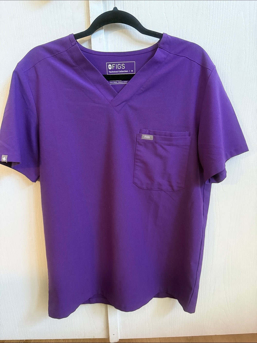 FIGS Technical Collection Leon Scrub Top Size M